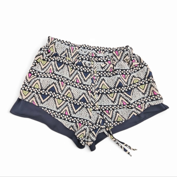 BCBGeneration Aztec Tribal Women's Shorts, Size XXS - Picture 1 of 3
